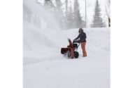 Honda HSS928AW Two Stage 28" Snow Blower - Image 2