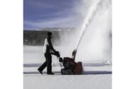 Honda HSS1332AT Two Stage 32" Snow Blower - Image 6